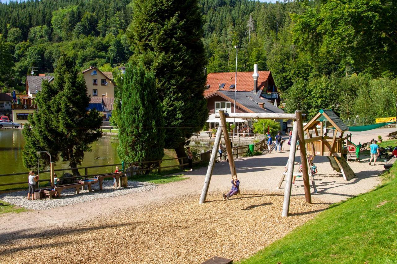 Self-Check-In Ferienwohnungen & Apartments Am Bergsee Triberg im Schwarzwald Bagian luar foto